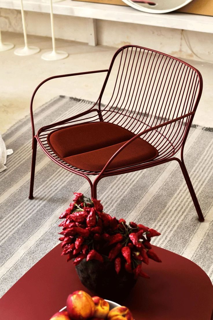 Sculpt Wire Lounge Chair – White