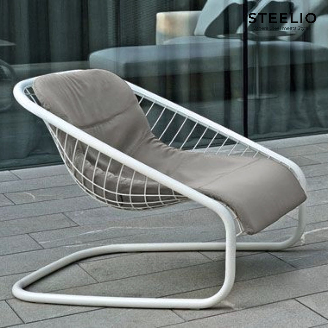 Wave Sculptural Wire Lounge Chair – White